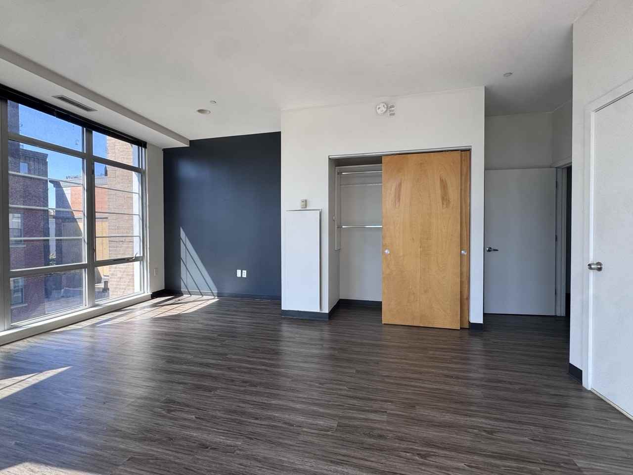160 E Berkeley St #501 - Photo 2 of 16