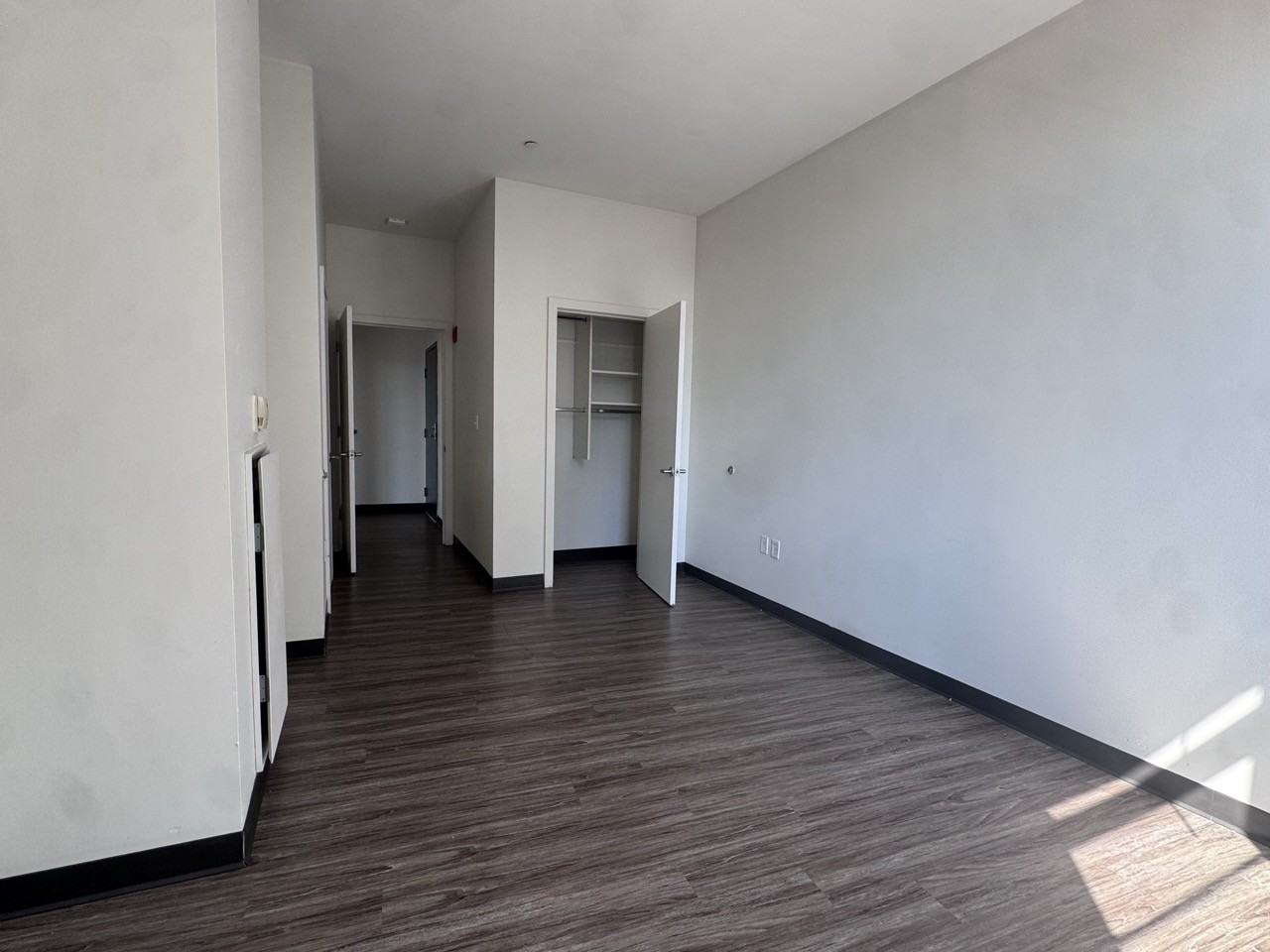 160 E Berkeley St #501 - Photo 7 of 16