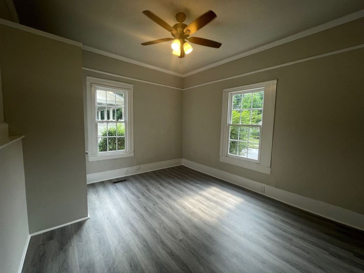 386 N Chase St - Photo 4 of 11