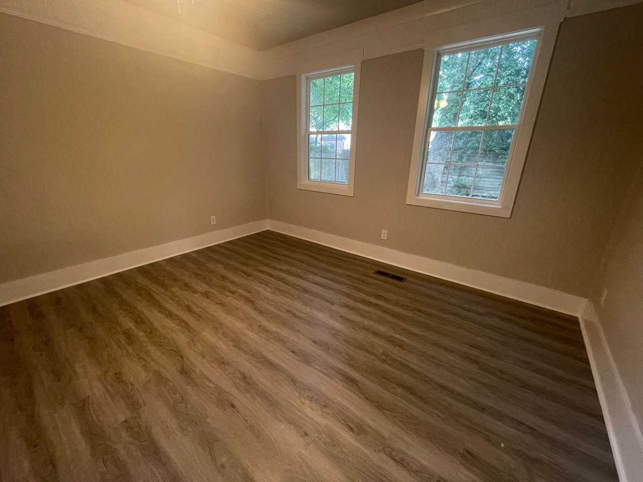 386 N Chase St - Photo 7 of 11