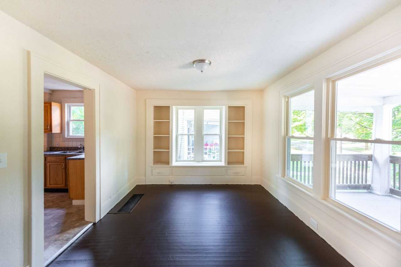 742 Noble Ave #NA - Photo 3 of 13