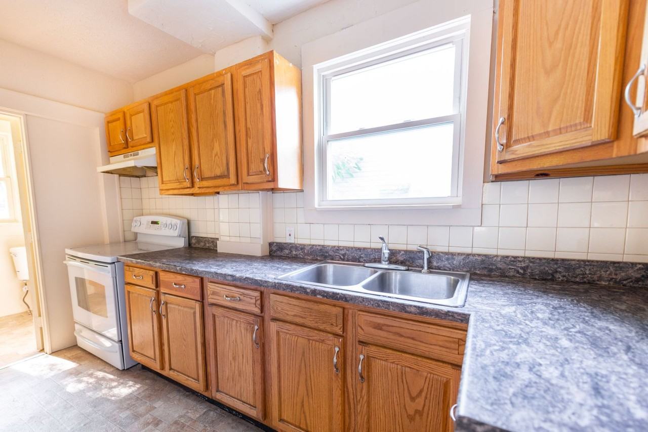 742 Noble Ave #NA - Photo 7 of 13
