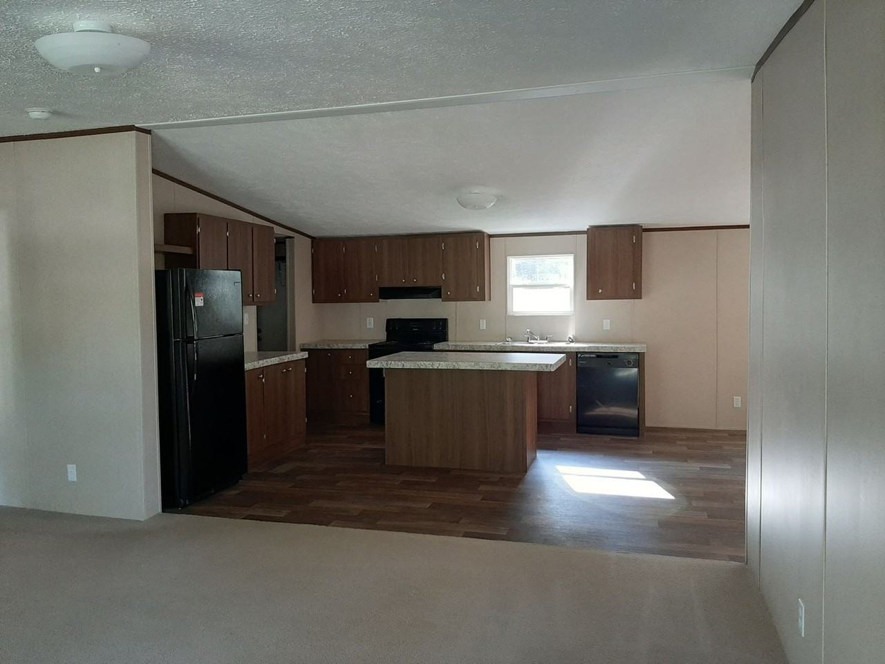 197 Brandenburg Dr - Photo 2 of 10