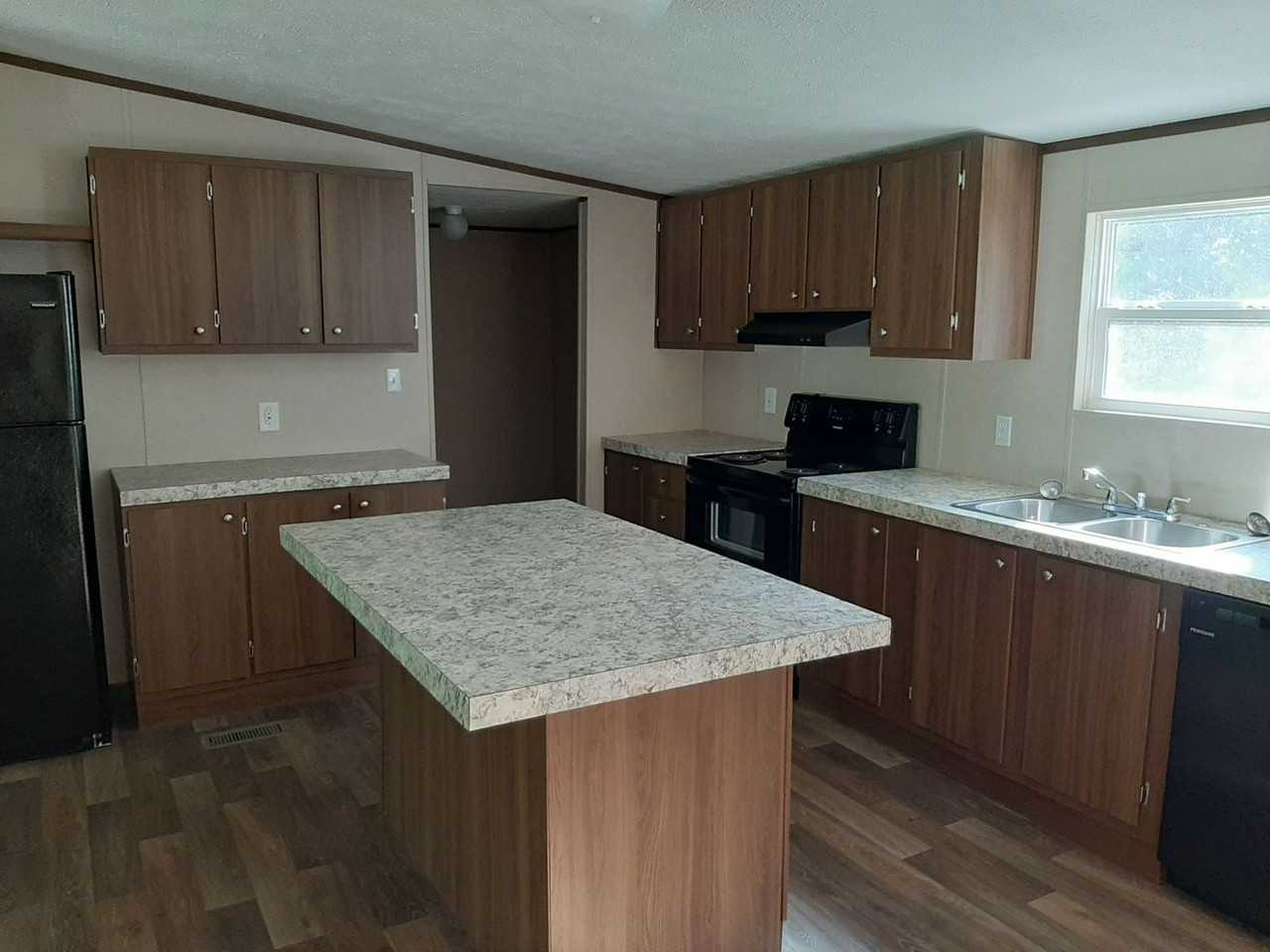 197 Brandenburg Dr - Photo 3 of 10