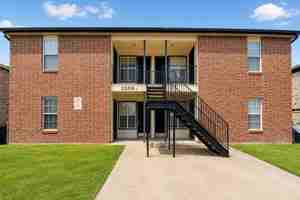featured image of 3309 Toledo Dr #C