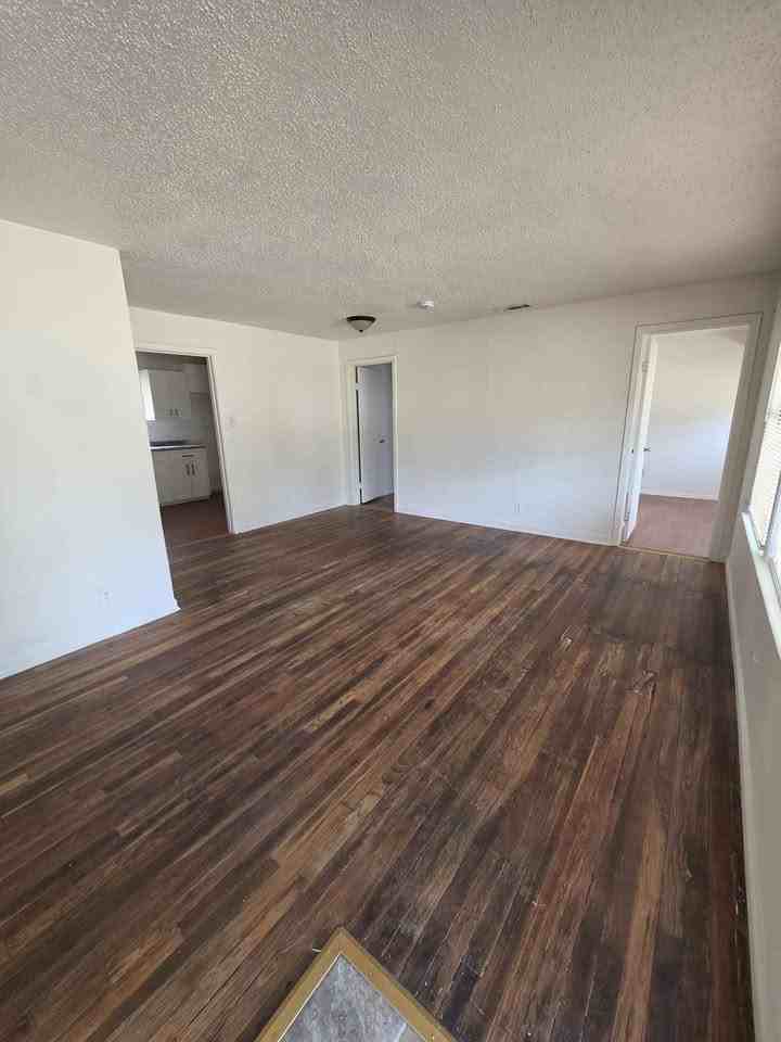 4408 Strong Ave #NA - Photo 4 of 20