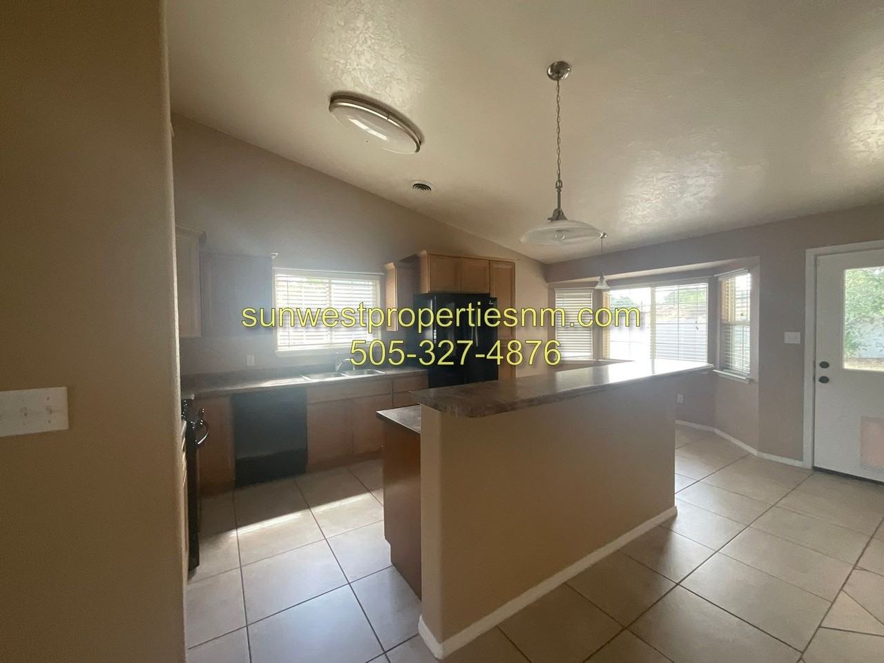 3929 Rochester Ave - Photo 7 of 23