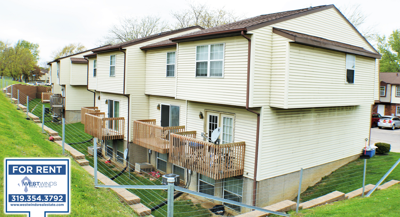 2401 Shady Glen Ct - Photo 3 of 18