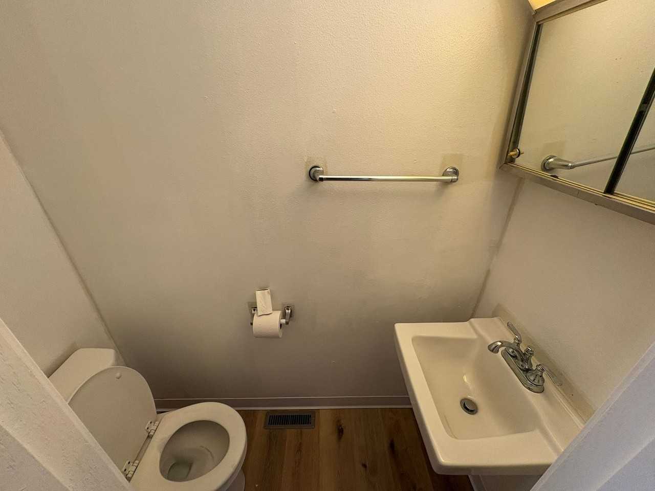 2401 Shady Glen Ct - Photo 6 of 18