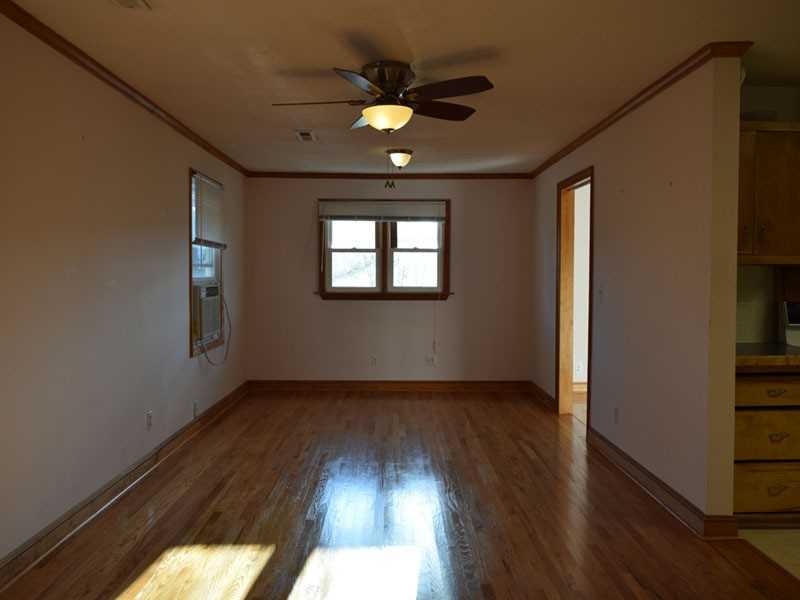 241 Sunset Dr - Photo 4 of 19