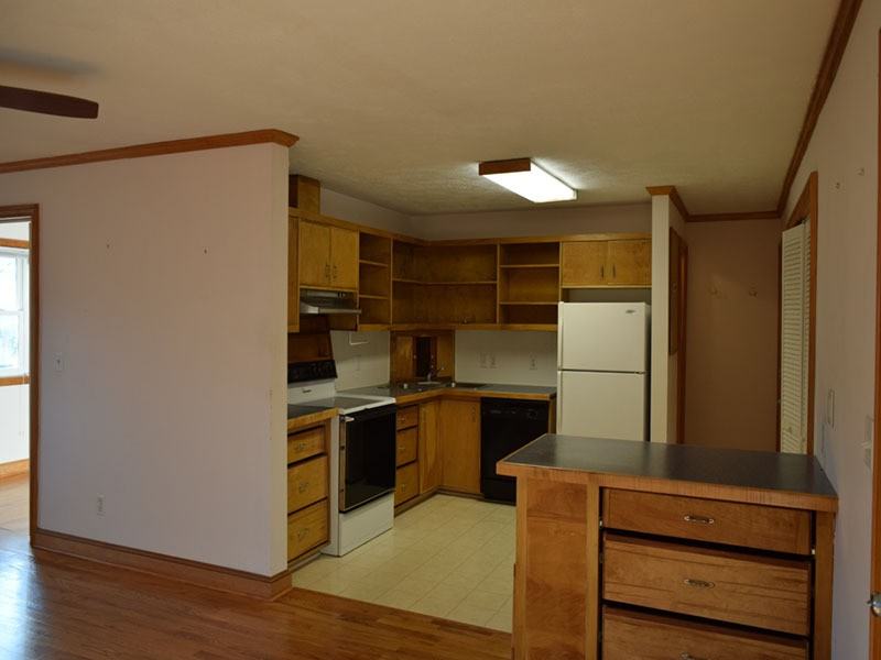 241 Sunset Dr - Photo 5 of 19