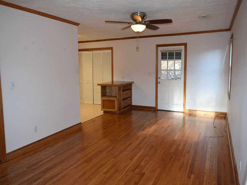 241 Sunset Dr - Photo 6 of 19