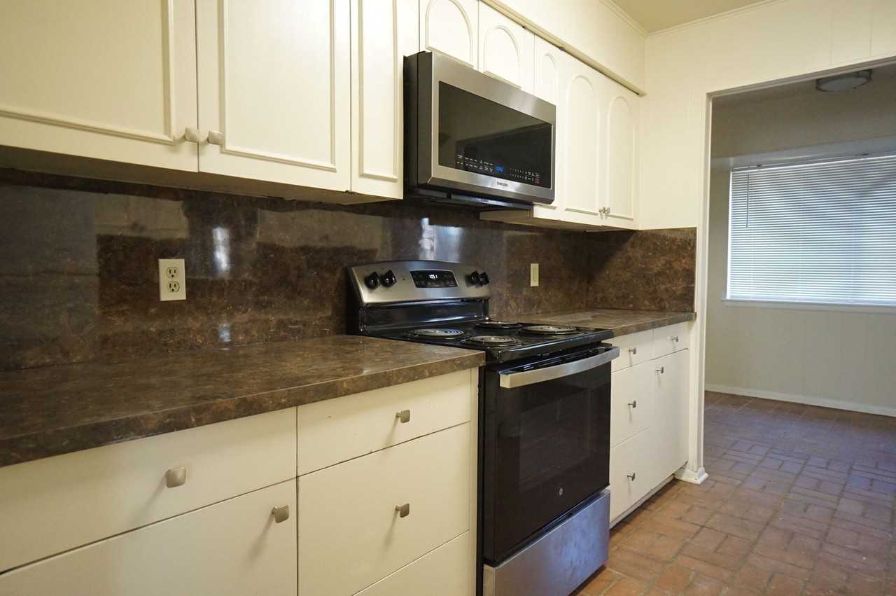 11615 Sandman St - Photo 7 of 41