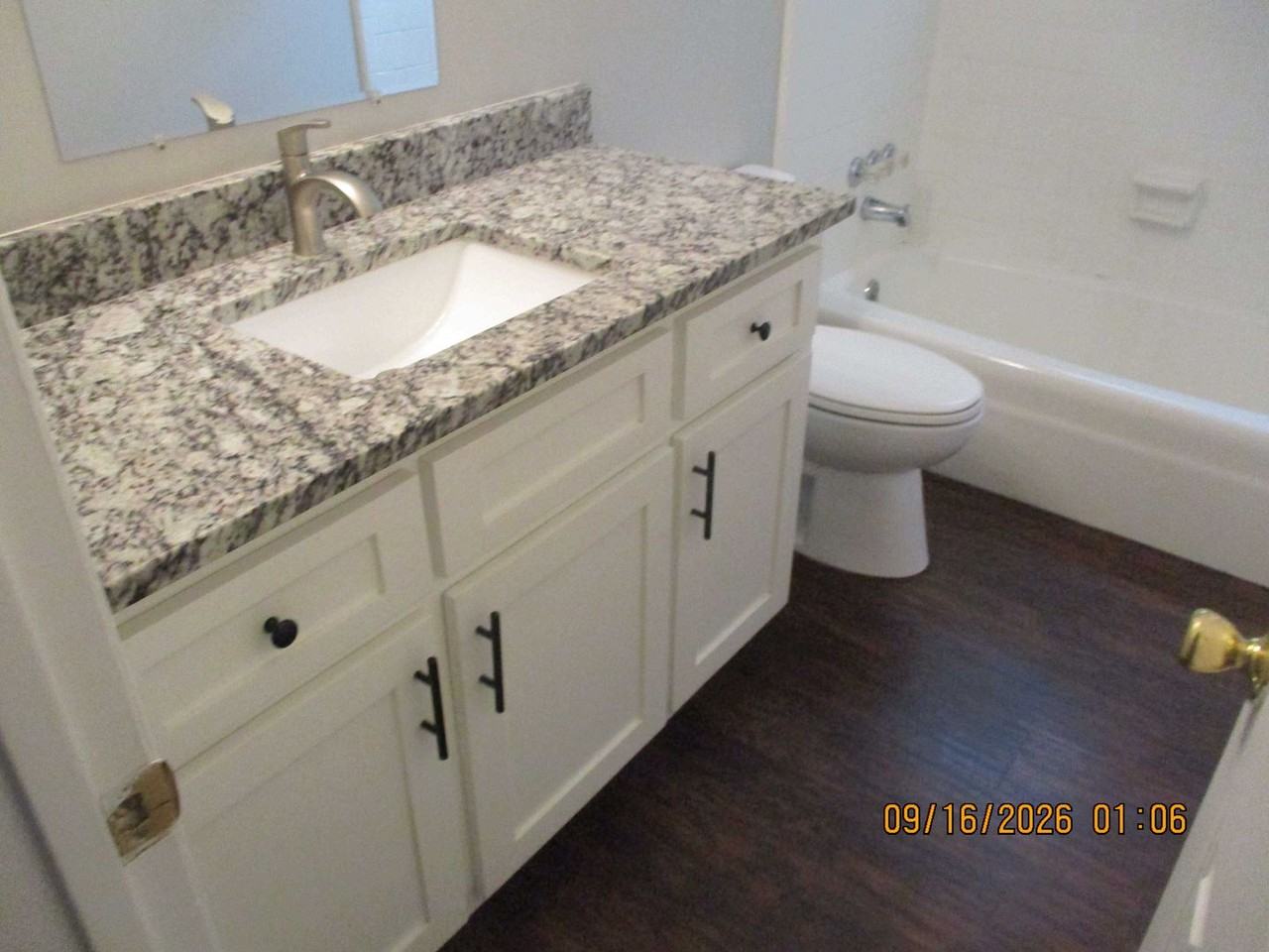 2713 Homewood Dr Apt B - Photo 4 of 7