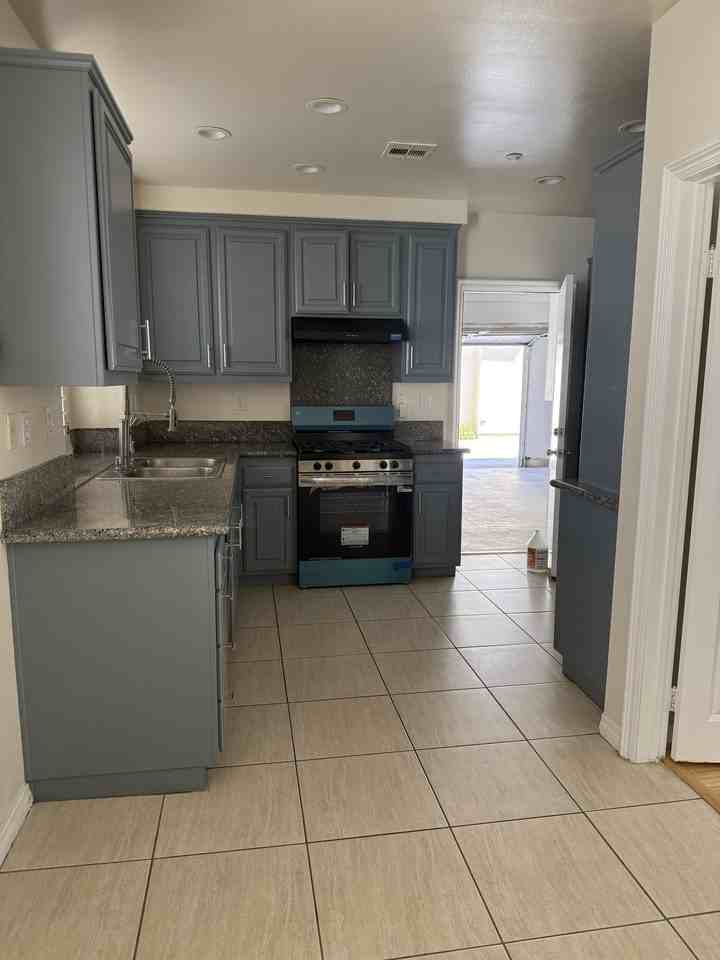 339 California St #NA - Photo 6 of 24