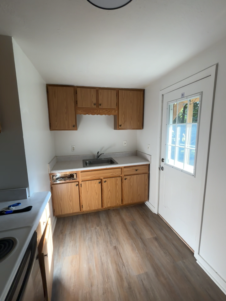 483 N Prospect St #1 - Photo 4 of 8
