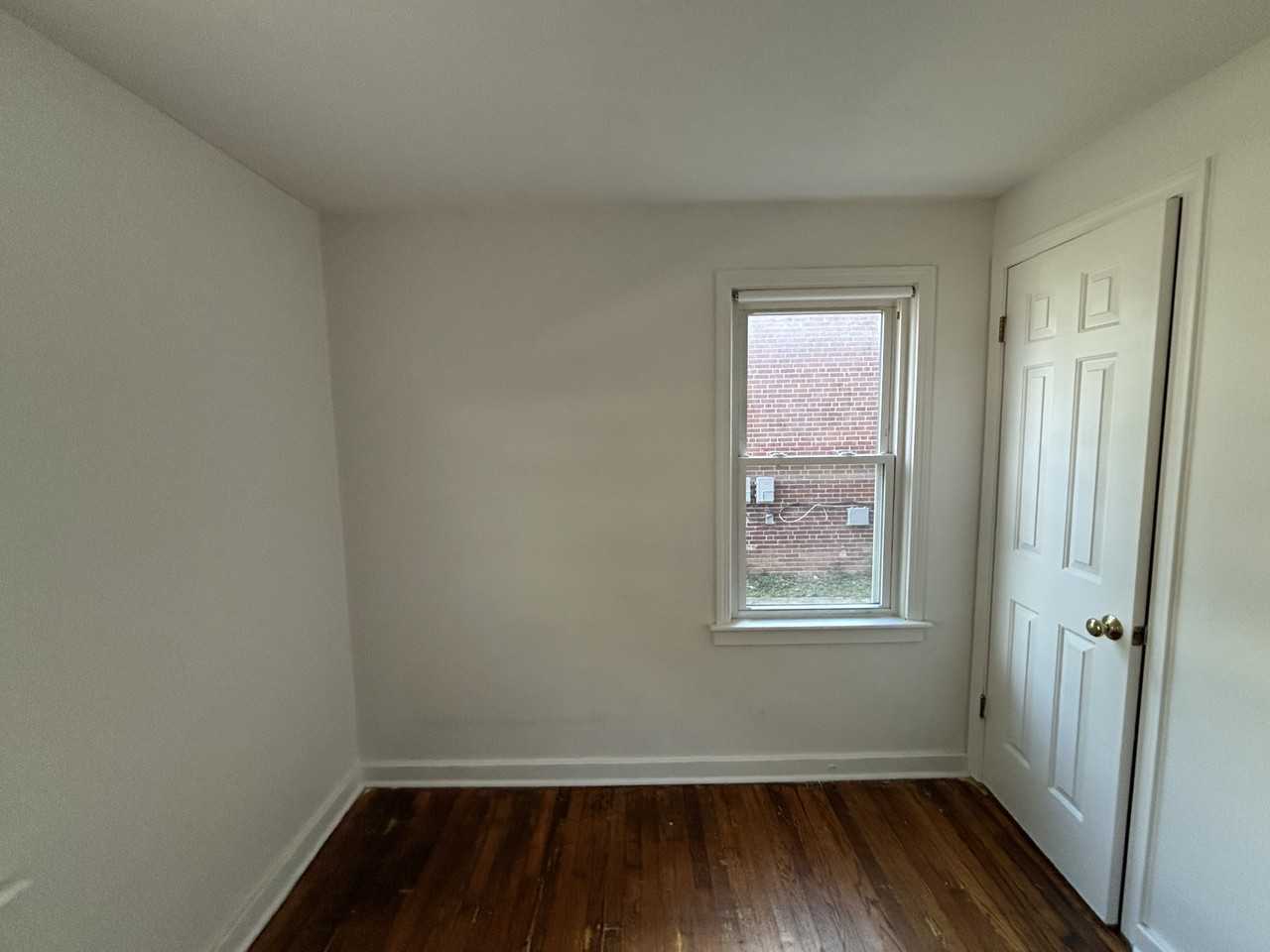 483 N Prospect St #1 - Photo 5 of 8