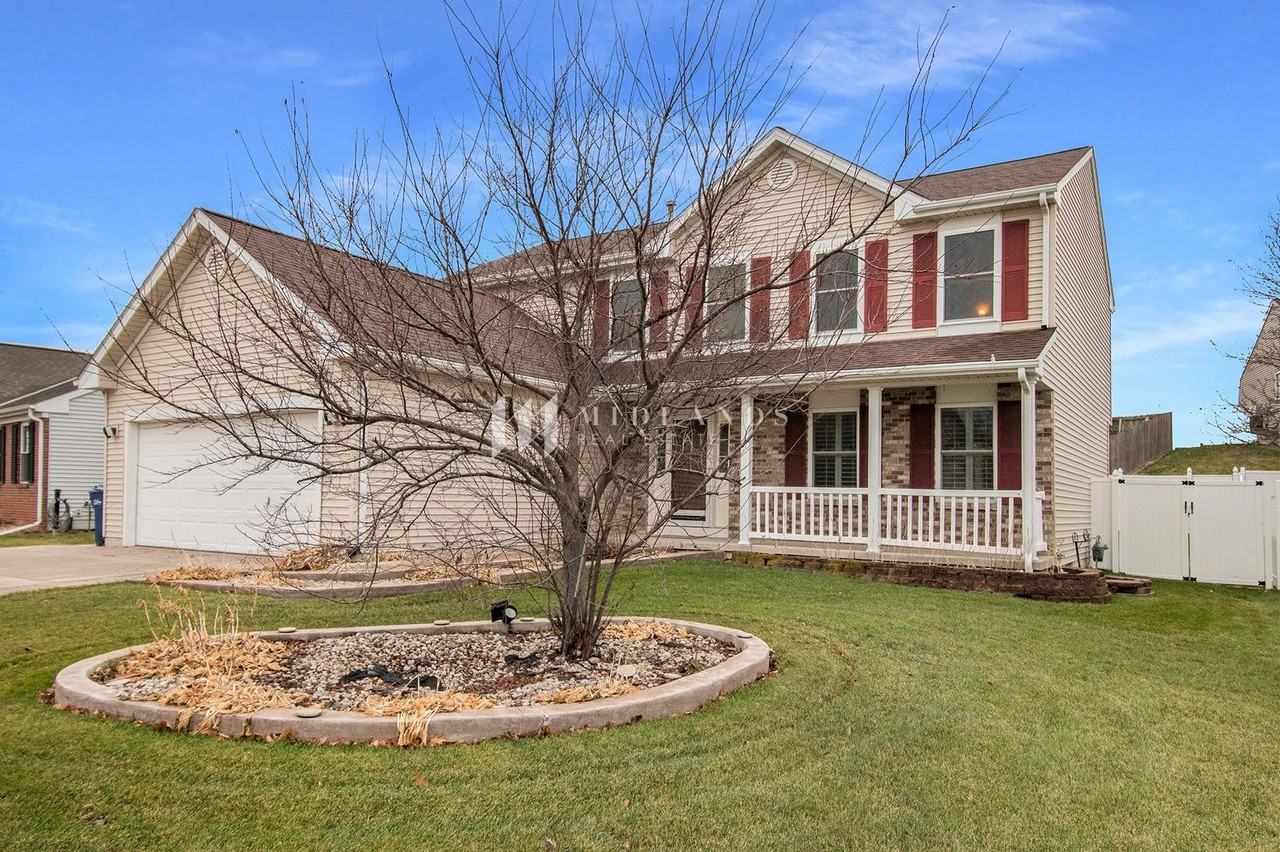 2605 Rahn Blvd - Photo 2 of 19