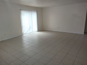 Pet-friendly 2 Bed/1 Bath - Photo 1 of 1