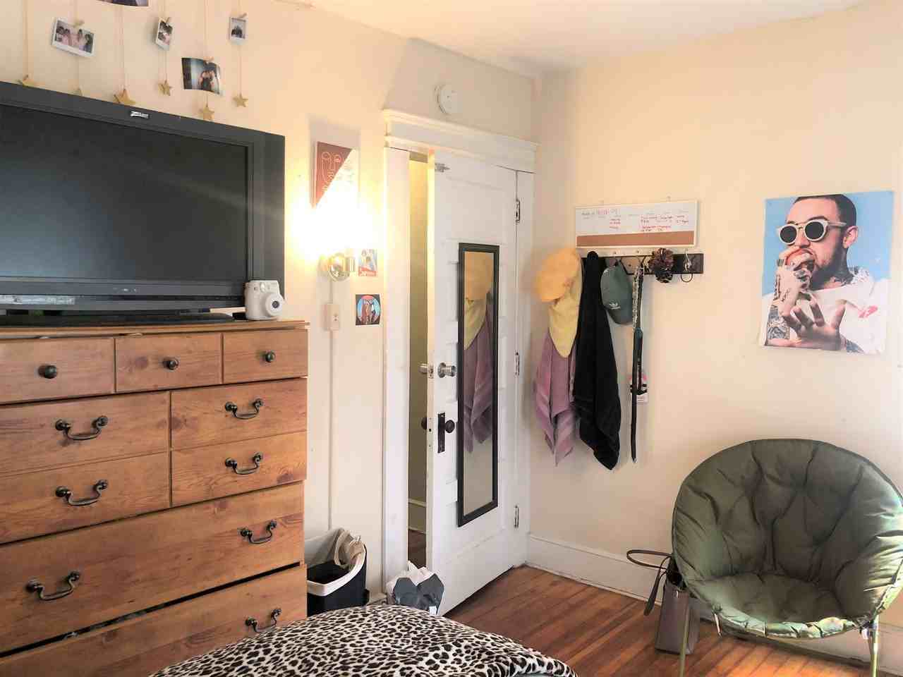 57 Leroy St - Photo 3 of 10