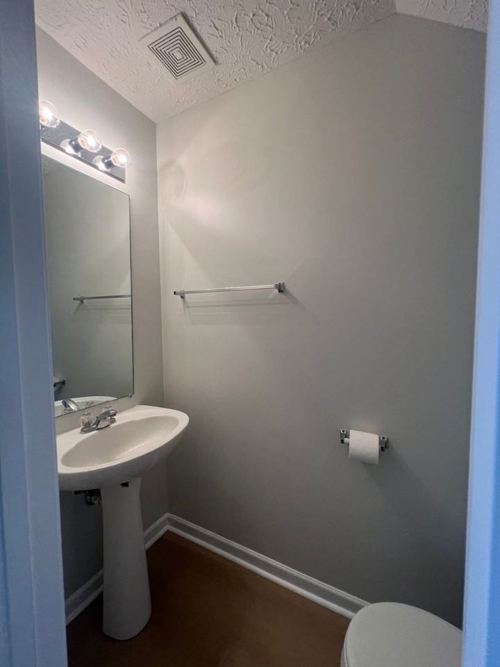 1407 Pleasant Ridge Rd - Photo 5 of 21