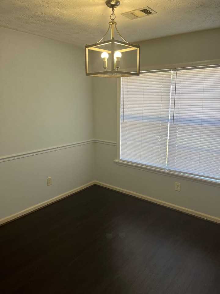 2015 Sara St - Photo 3 of 9