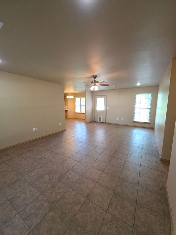 619 Resimont Dr - Photo 2 of 31
