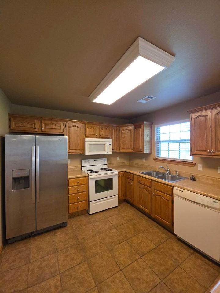 619 Resimont Dr - Photo 6 of 31