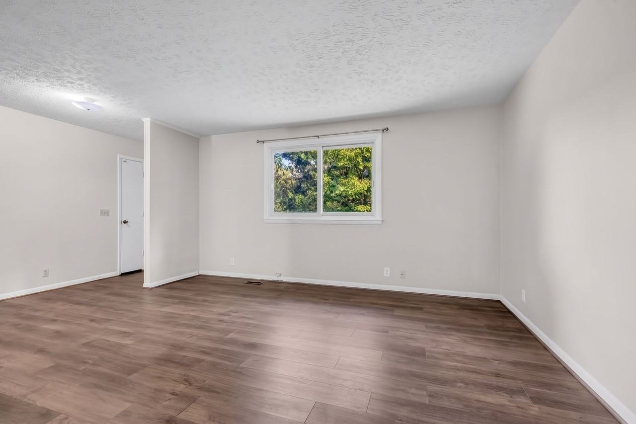 1028 Ward Ln - Photo 3 of 24