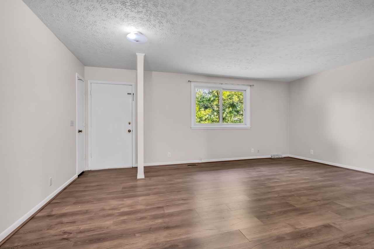 1028 Ward Ln - Photo 4 of 24