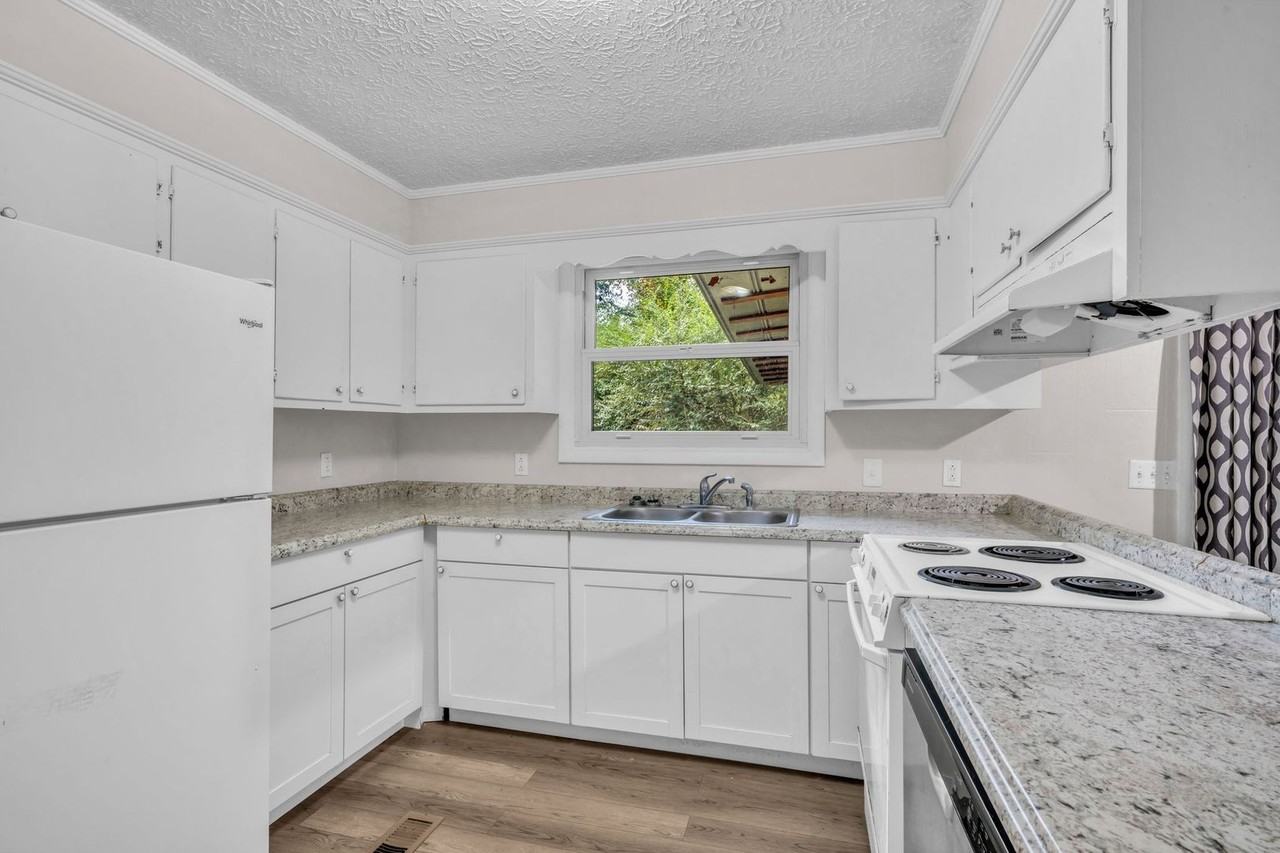 1028 Ward Ln - Photo 7 of 24