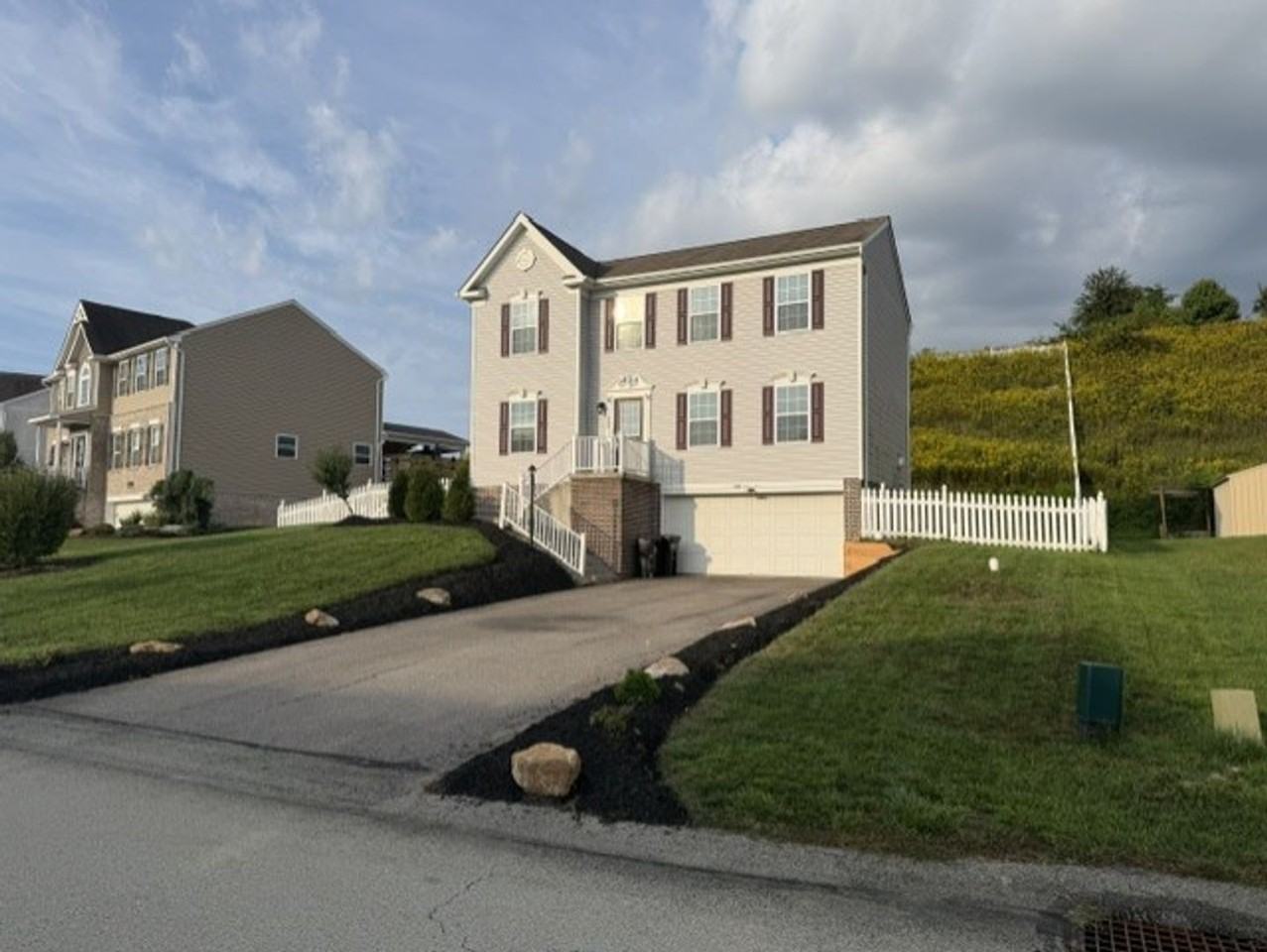 422 Labrador Ln - Photo 2 of 42