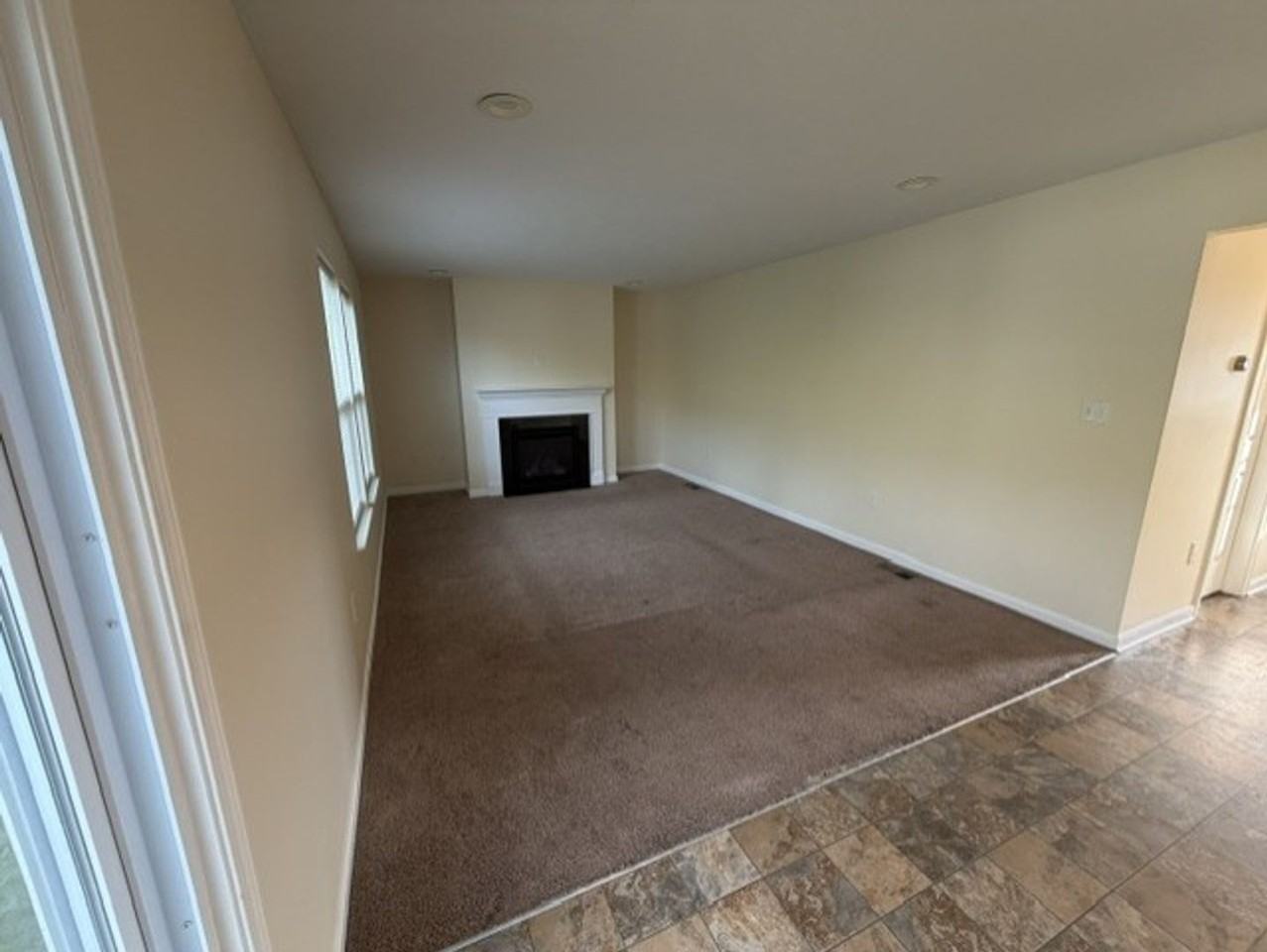 422 Labrador Ln - Photo 6 of 42