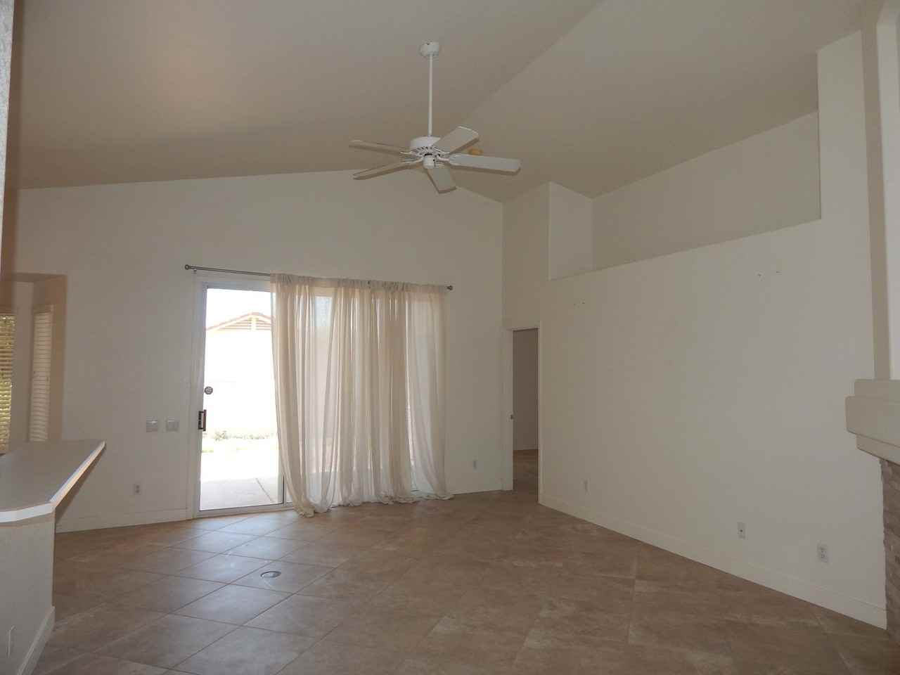 7750 7750 N Castle Valley Rd - Photo 3 of 36