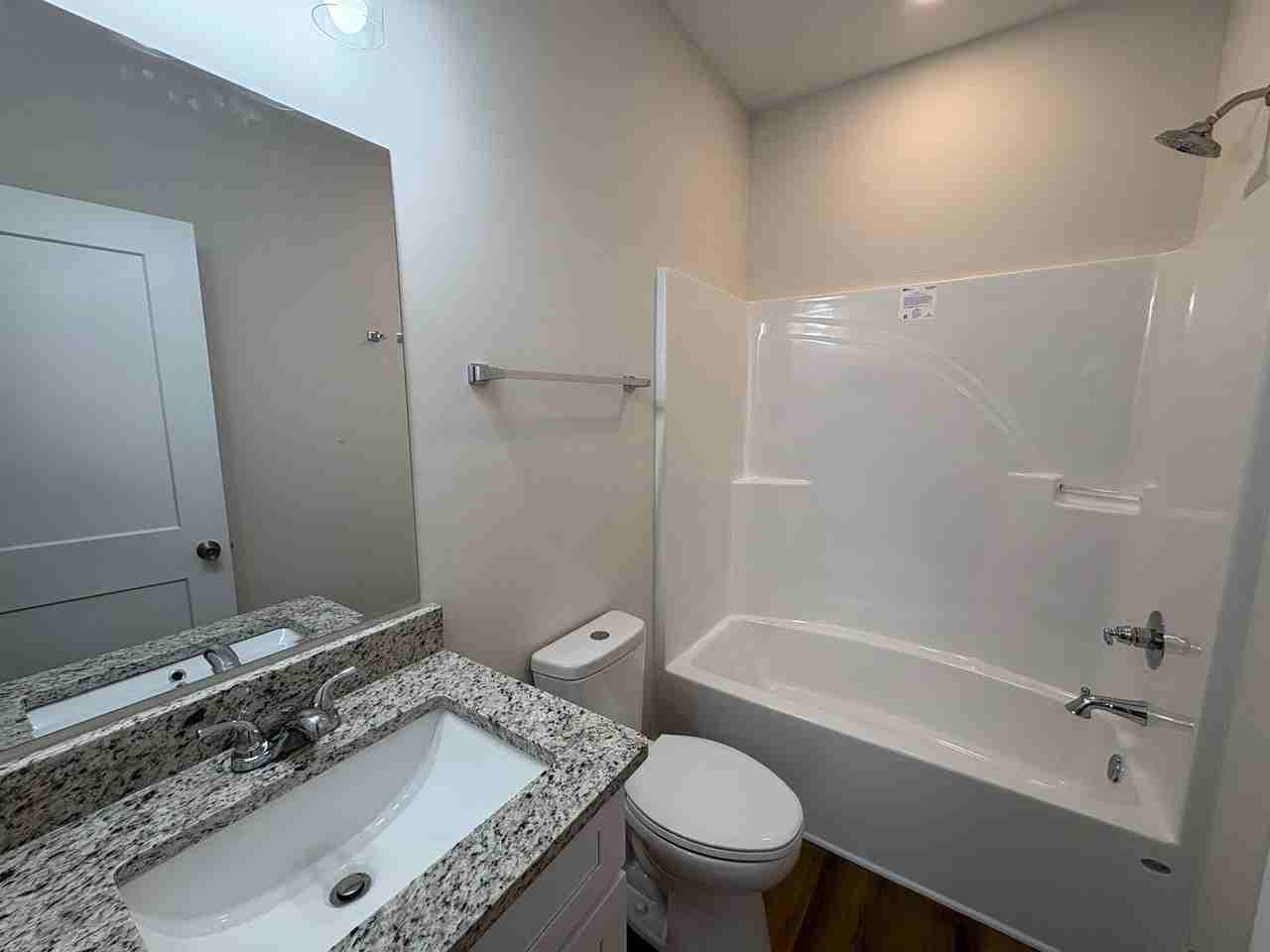 185 Barnett Shoals Rd - Photo 6 of 9