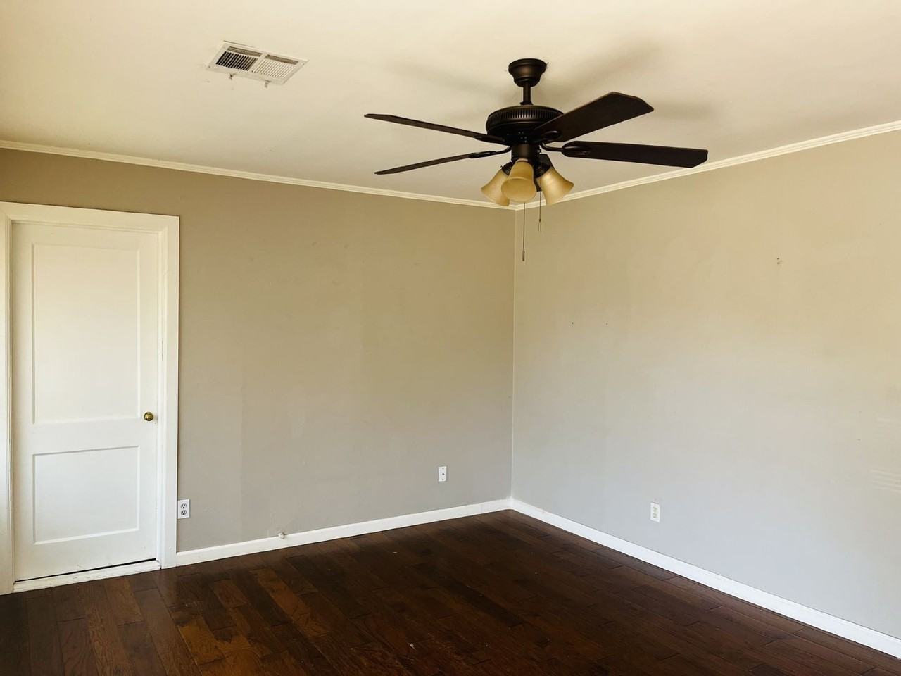 3029 W Fairfield Ave - Photo 2 of 11