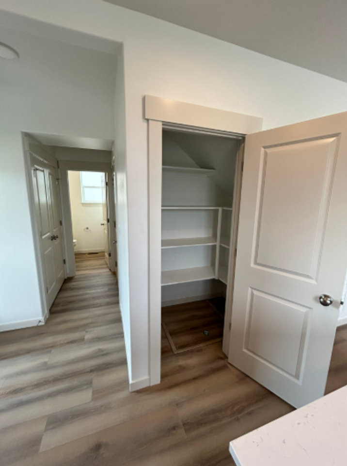 829 S Camas Ln - Photo 6 of 20