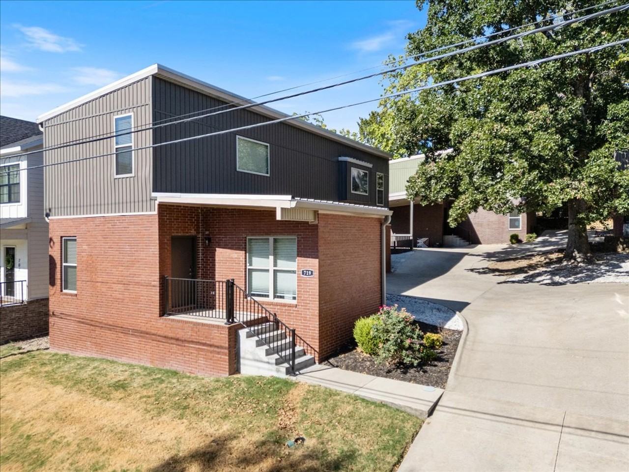 Oakland Properties (3bed/3.5bath) - Photo 4 of 14