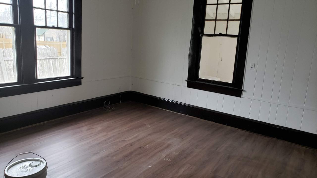 311 N Doak St #NA - Photo 4 of 9