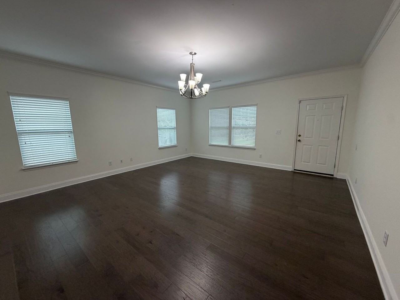 1049 Ellis Pond Dr - Photo 2 of 13