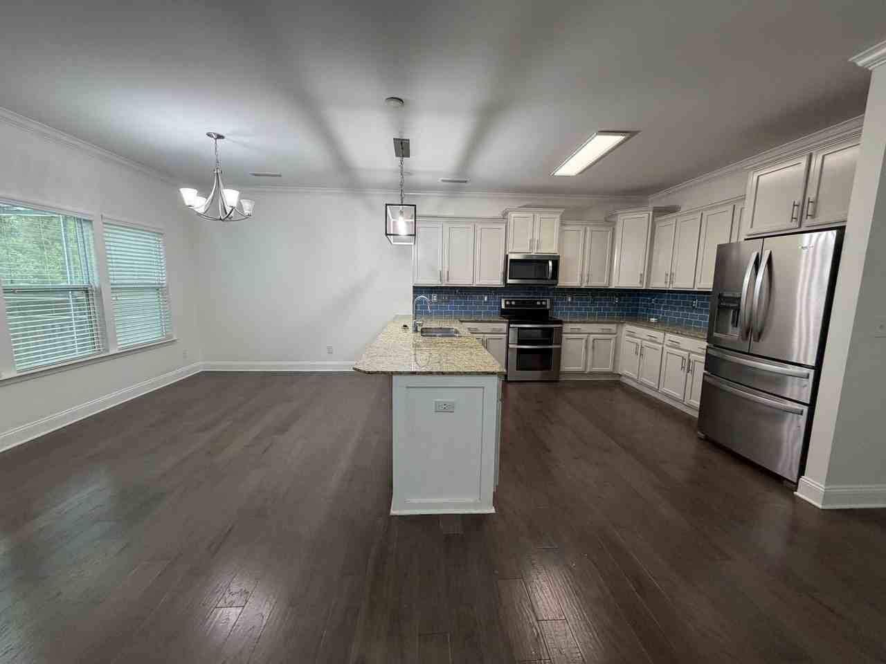 1049 Ellis Pond Dr - Photo 6 of 13