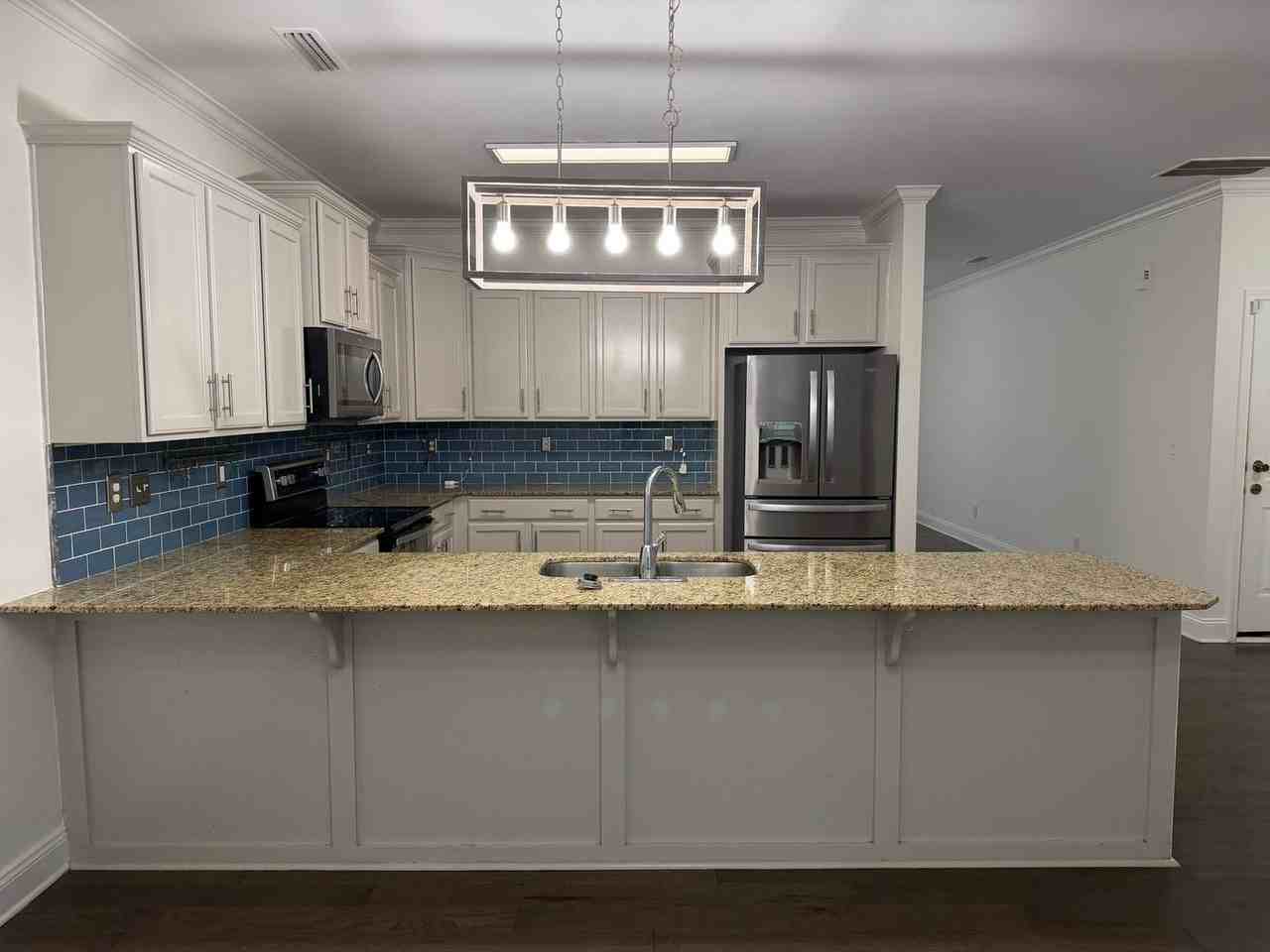 1049 Ellis Pond Dr - Photo 7 of 13