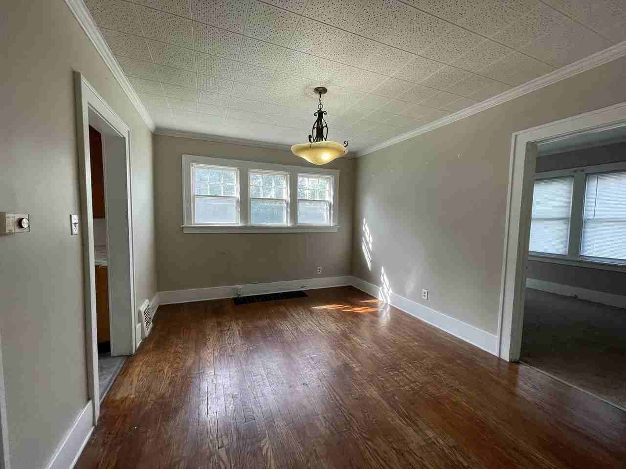 2587 Titus Ave - Photo 3 of 11
