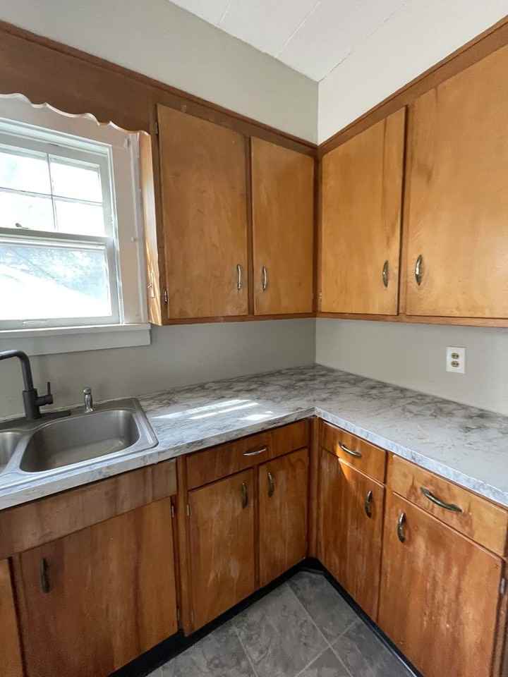 2587 Titus Ave - Photo 5 of 11