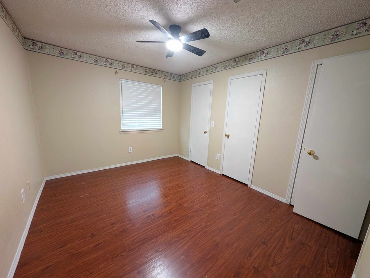 850 Greenvale Rd - Photo 6 of 9