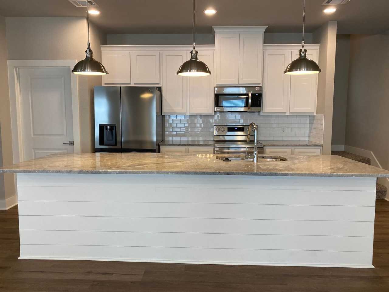 110 Richards St #A - Photo 5 of 32