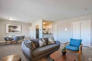 featured image of 1 Lakeview Gdns #416