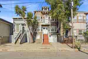 featured image of 2535 Filbert St