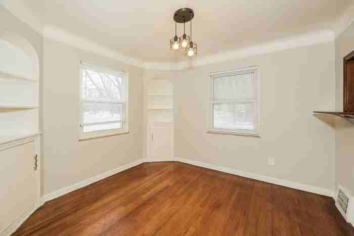 20831 Lake Shore Blvd - Photo 5 of 12