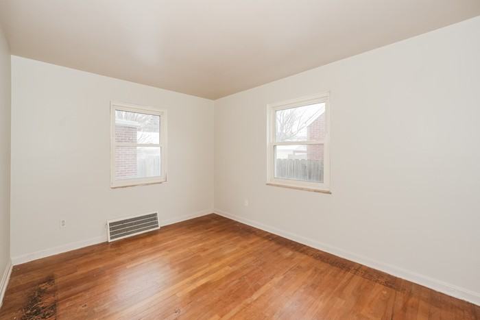 20831 Lake Shore Blvd - Photo 7 of 12